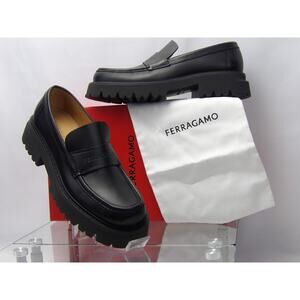 NIB FERRAGAMO BLACK LEATHER FERGAL LUG SOLE LOGO LOAFERS 10.5 D ITALY